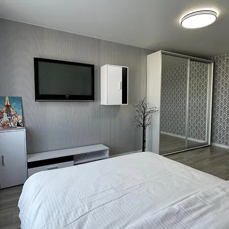 Є Генератор 1Кім Осокорки Вул Бориса Гмирі 20 Жк Патріотика Kyiv Exterior photo