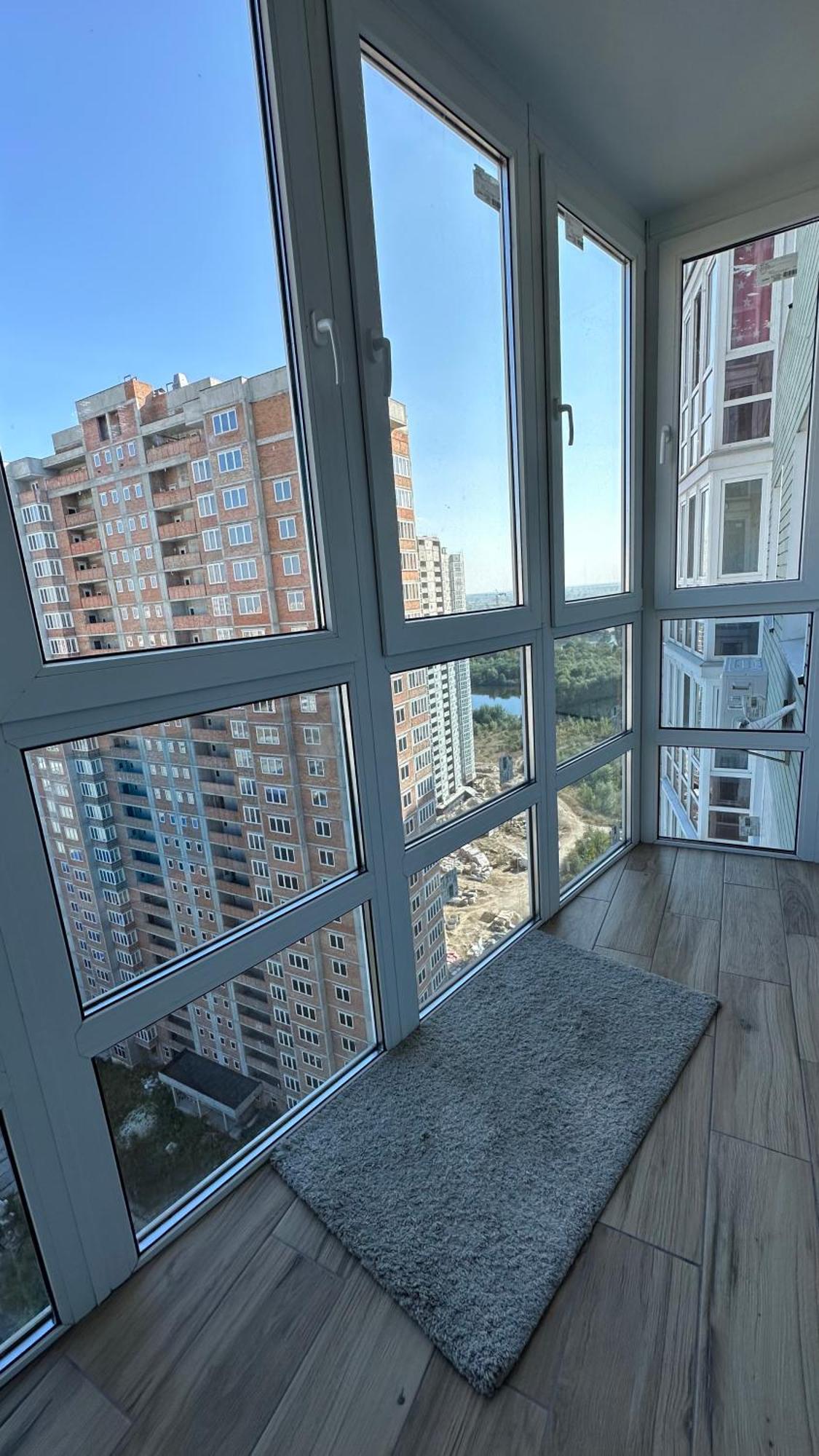є генератор 1кім осокорки вул бориса гмирі 20 жк патріотика Apartment
